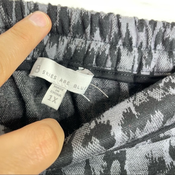 Stitch Fix l Skies Are Blue Leopard Print Skirt, 1X - Picture 2 of 5
